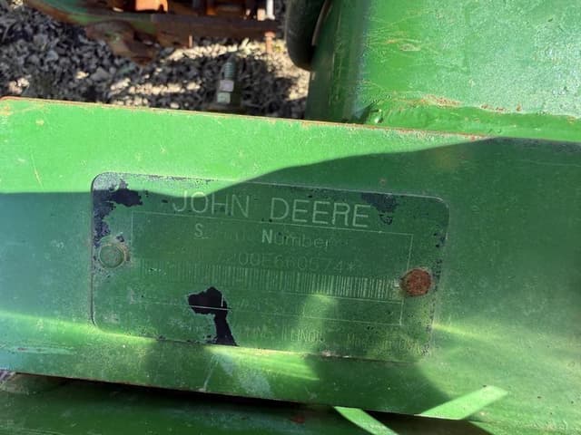 Image of John Deere 7200 equipment image 1