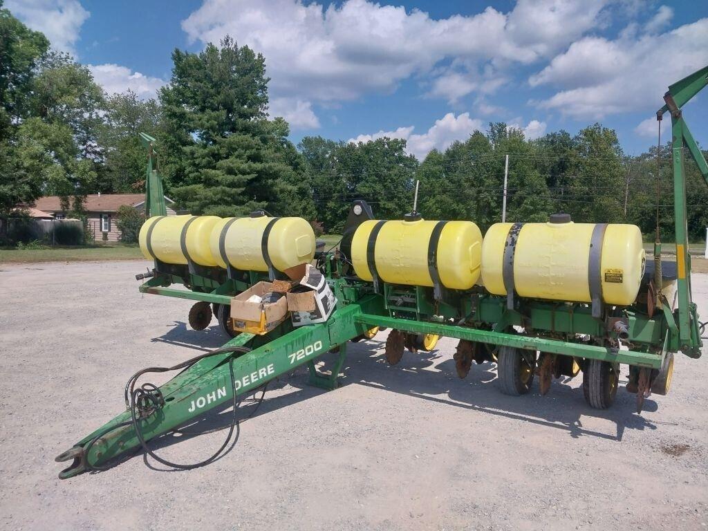 Image of John Deere 7200 Primary image