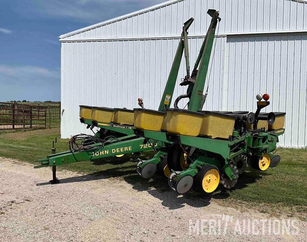 Image of John Deere 7200 Primary image