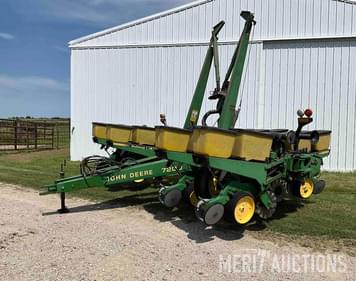 Main image John Deere 7200