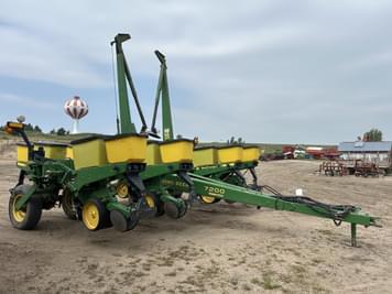 Main image John Deere 7200