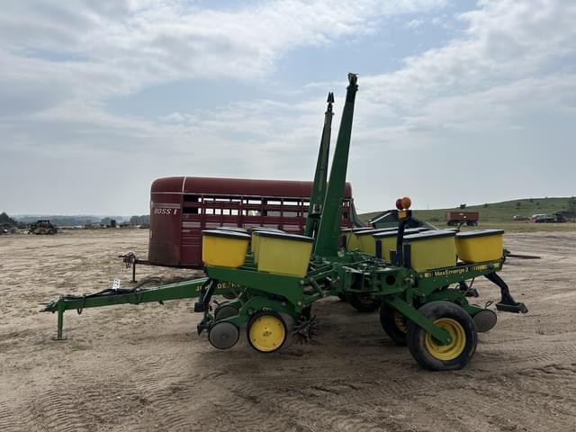 Image of John Deere 7200 equipment image 4