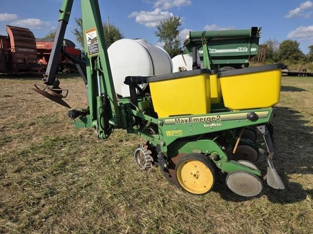 Image of John Deere 7200 equipment image 3