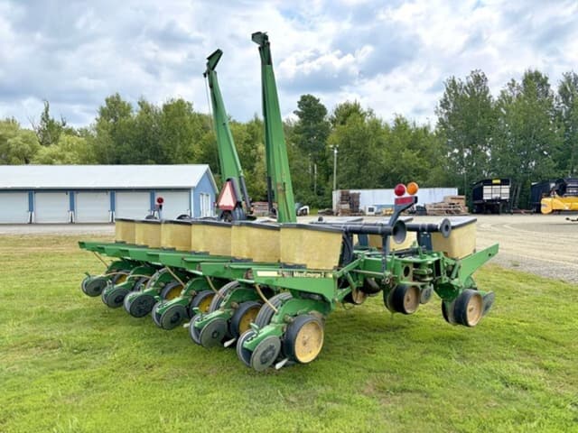 Image of John Deere 7200 equipment image 4