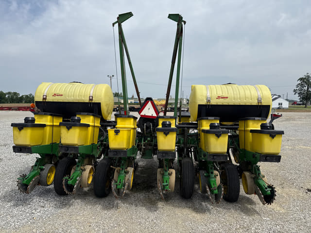 Image of John Deere 7200 equipment image 3