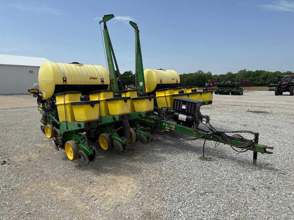 Image of John Deere 7200 Primary image