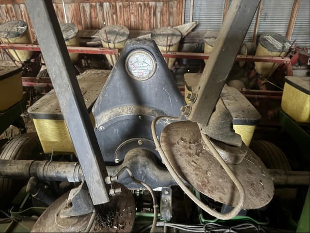 Image of John Deere 7200 equipment image 4