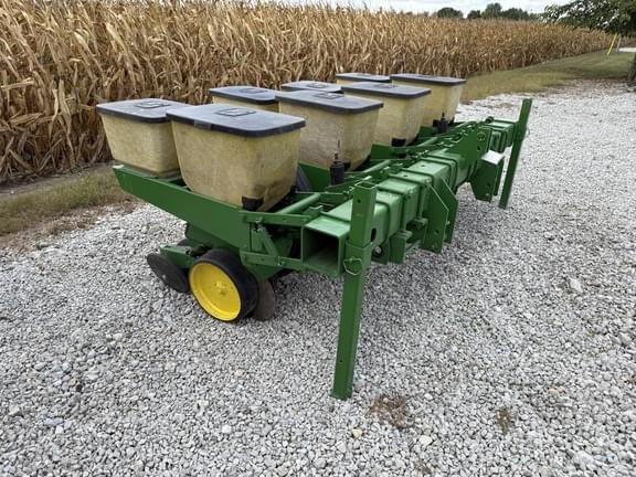 Image of John Deere 7200 Primary image