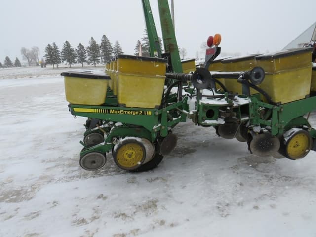 Image of John Deere 7200 equipment image 3