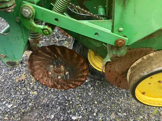 Image of John Deere 7200 equipment image 4