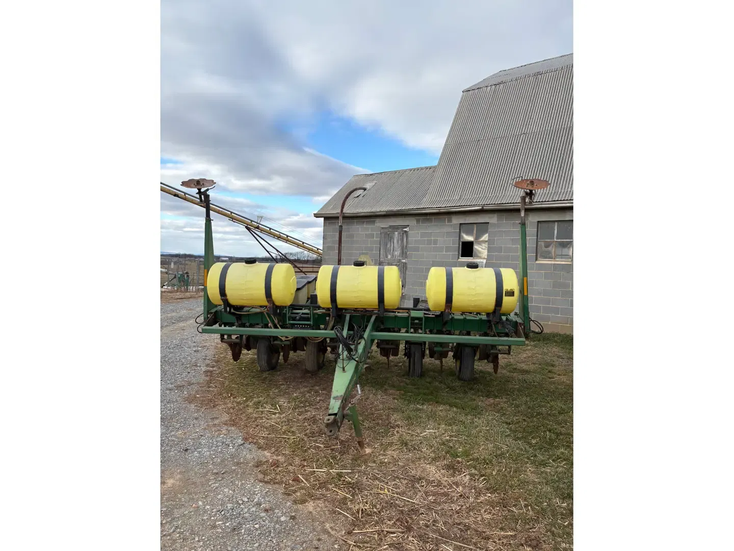 John Deere 7200 Equipment Image0