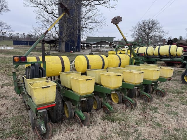 Image of John Deere 7200 equipment image 3