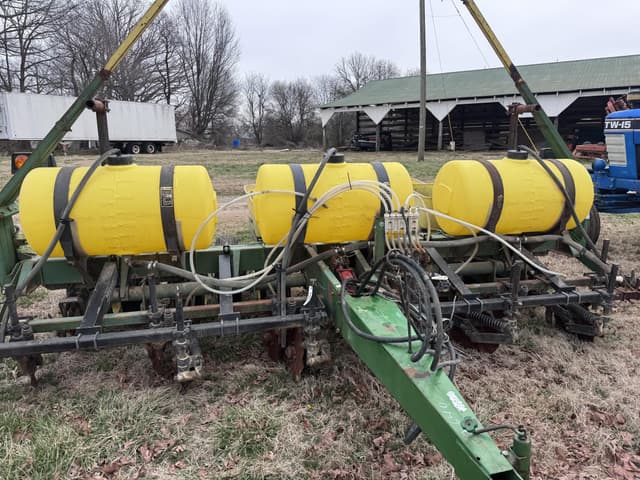 Image of John Deere 7200 equipment image 4