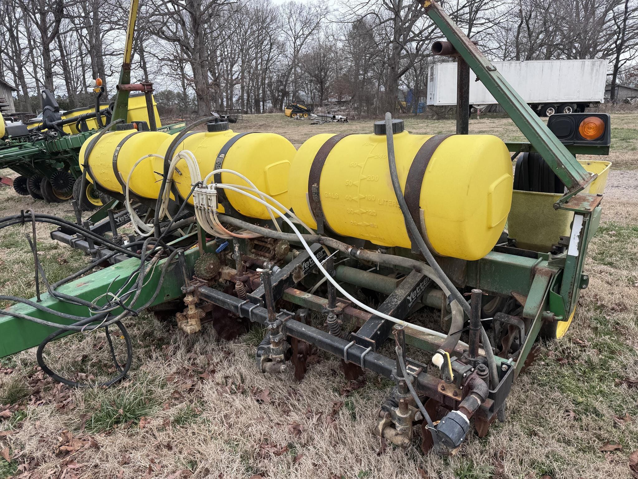 John Deere 7200 Equipment Image0