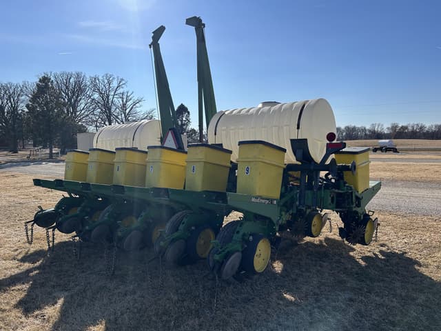 Image of John Deere 7200 equipment image 3