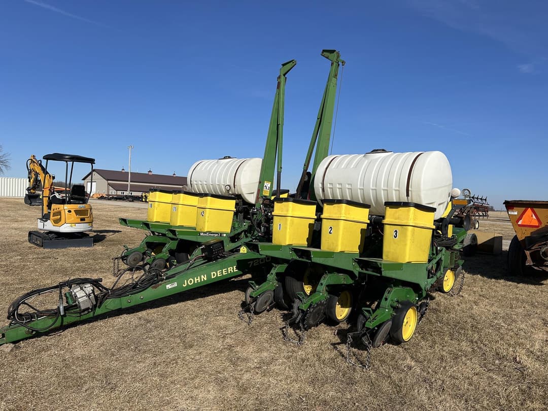 Image of John Deere 7200 Primary image