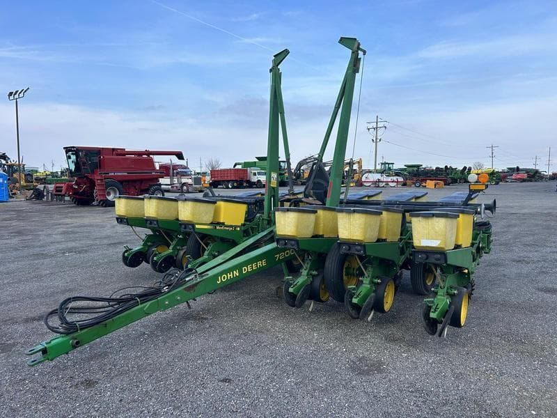 Image of John Deere 7200 Primary image