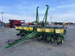 John Deere 7200 Image