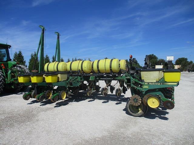 Image of John Deere 7200 equipment image 4