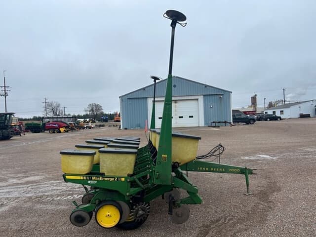 Image of John Deere 7200 equipment image 3