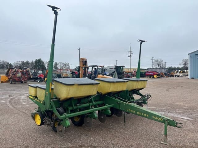 Image of John Deere 7200 equipment image 2