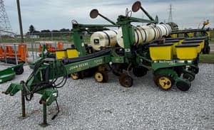 John Deere 7200 Image