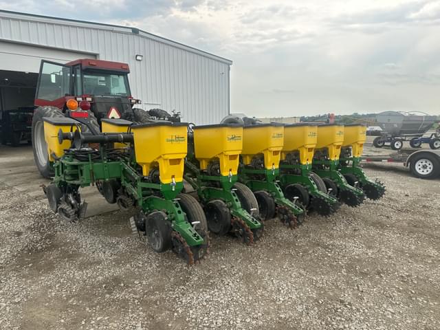 Image of John Deere 7200 equipment image 4