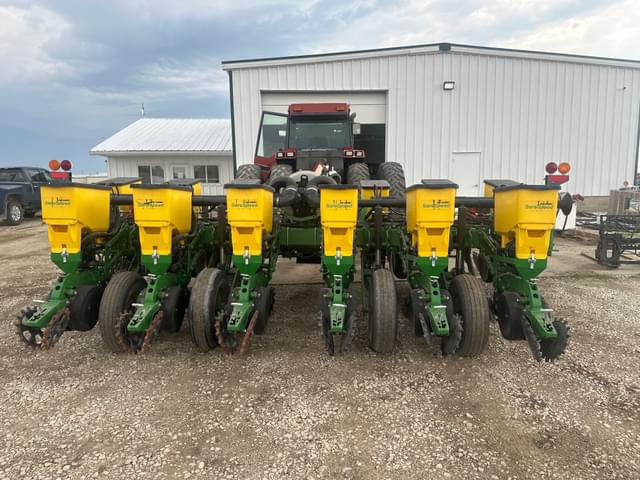 Image of John Deere 7200 equipment image 3