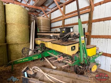 Main image John Deere 7200