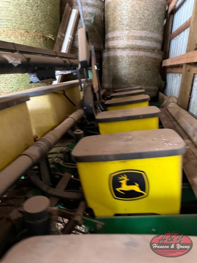 Image of John Deere 7200 equipment image 4