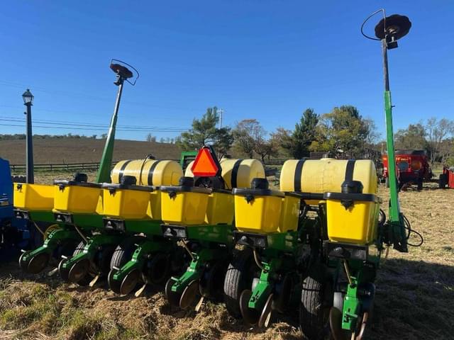 Image of John Deere 7200 equipment image 3
