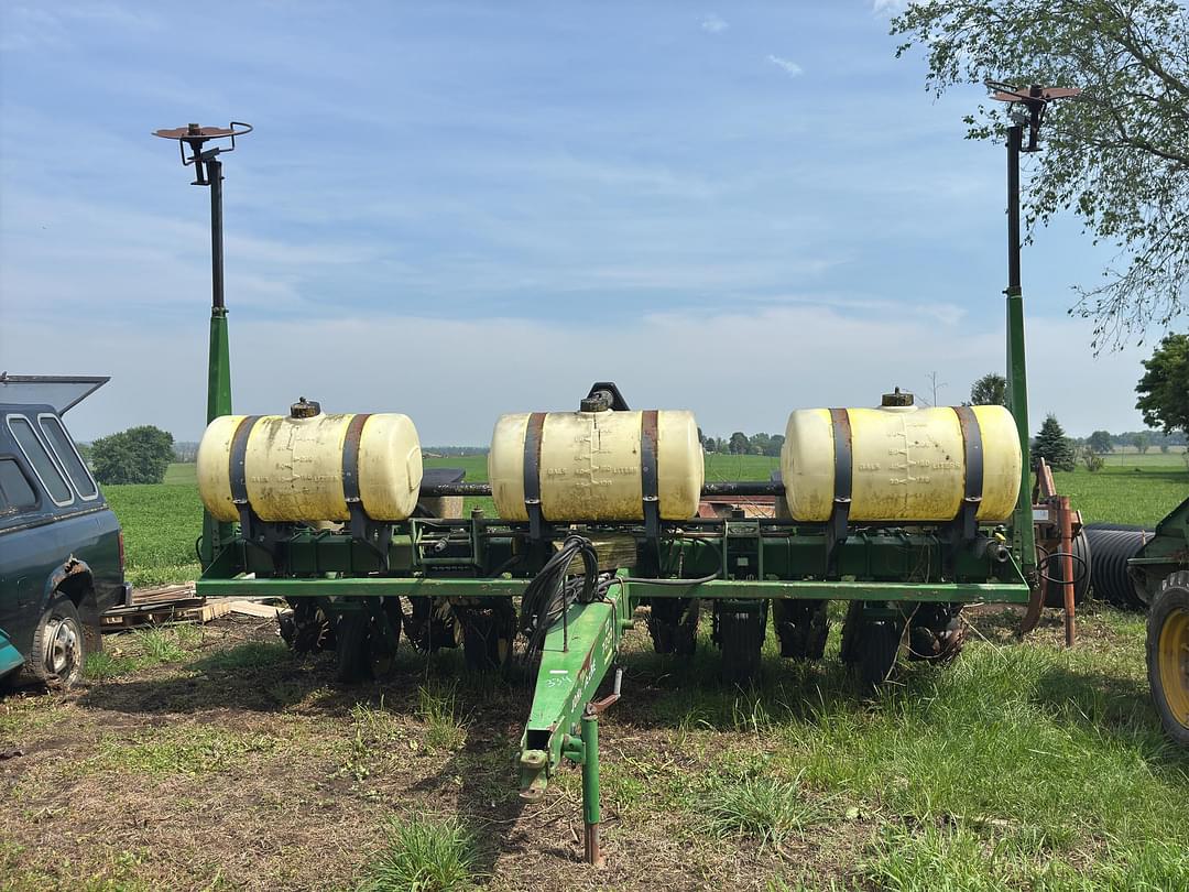 Image of John Deere 7200 Primary image