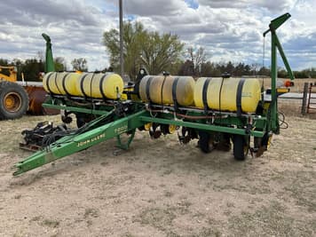 Main image John Deere 7200