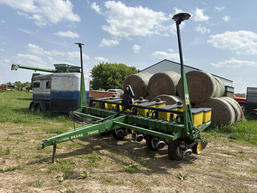 Image of John Deere 7200 Primary image