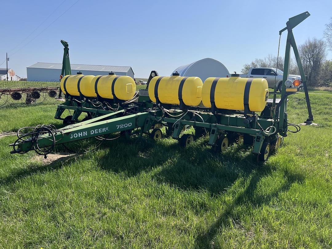 Image of John Deere 7200 Primary image