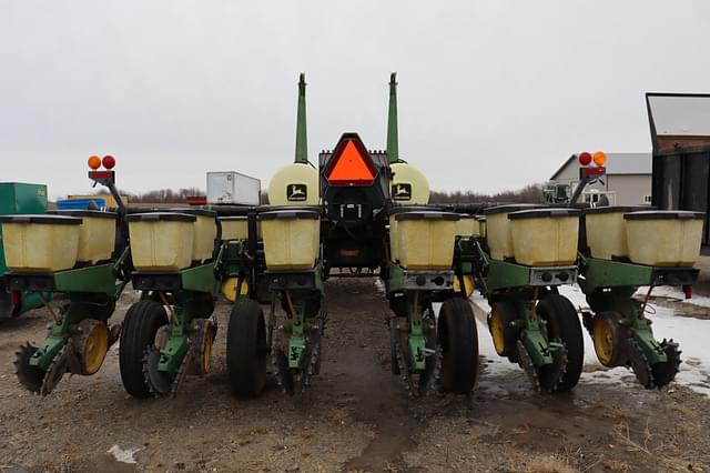 Image of John Deere 7200 equipment image 4