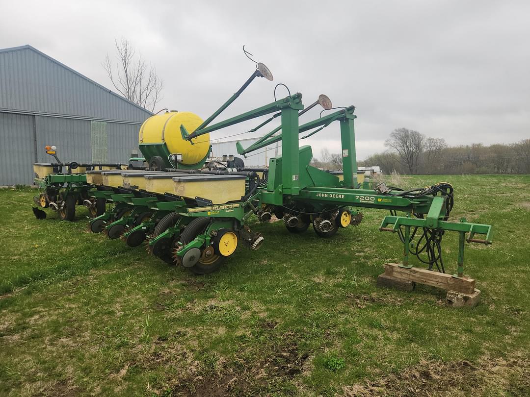 Image of John Deere 7200 Primary image