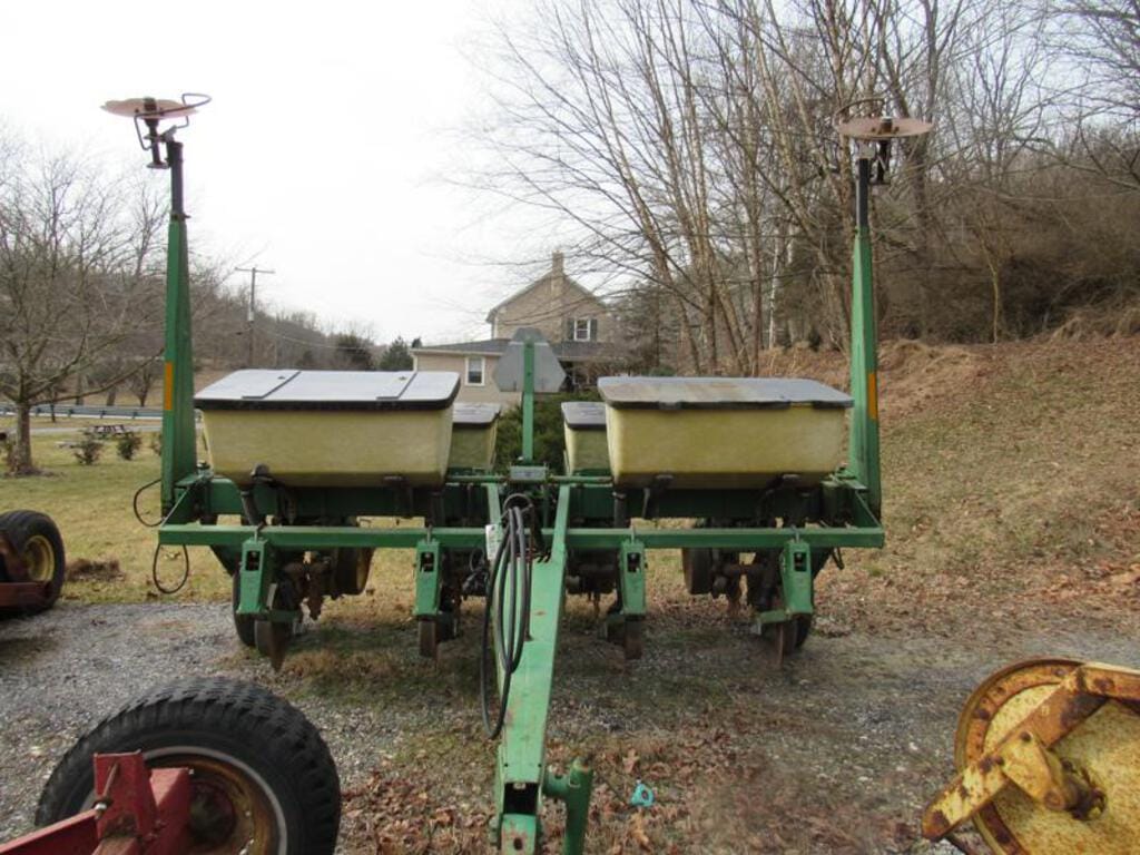 Main image John Deere 7200