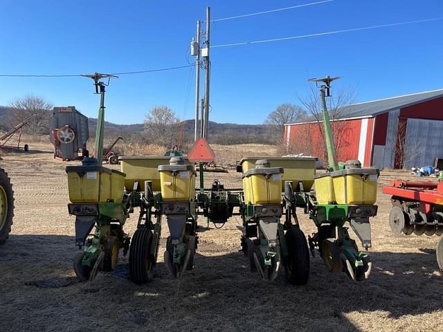 Image of John Deere 7200 equipment image 4