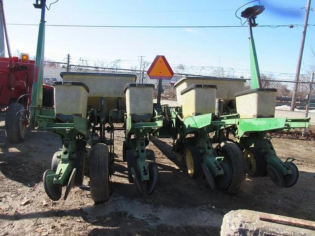 Image of John Deere 7200 equipment image 4