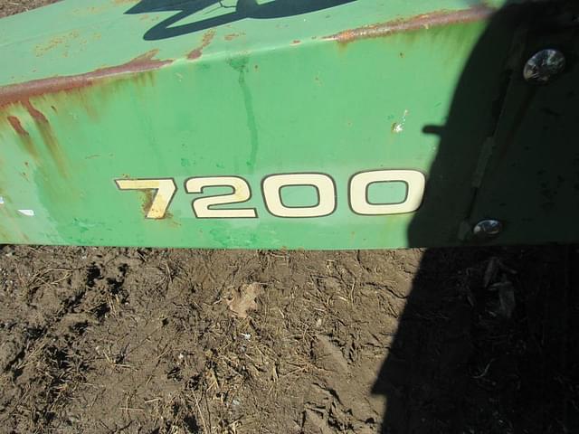 Image of John Deere 7200 equipment image 2