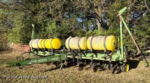 John Deere 7200 Image