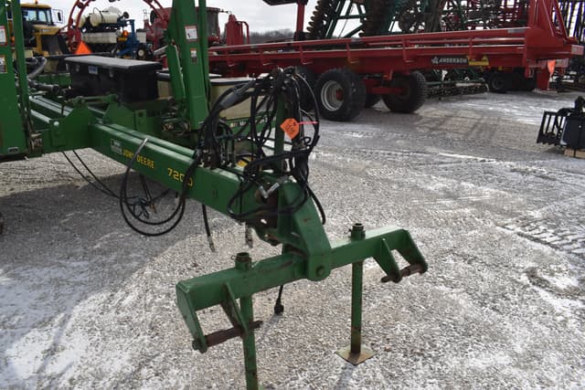 Image of John Deere 7200 equipment image 4