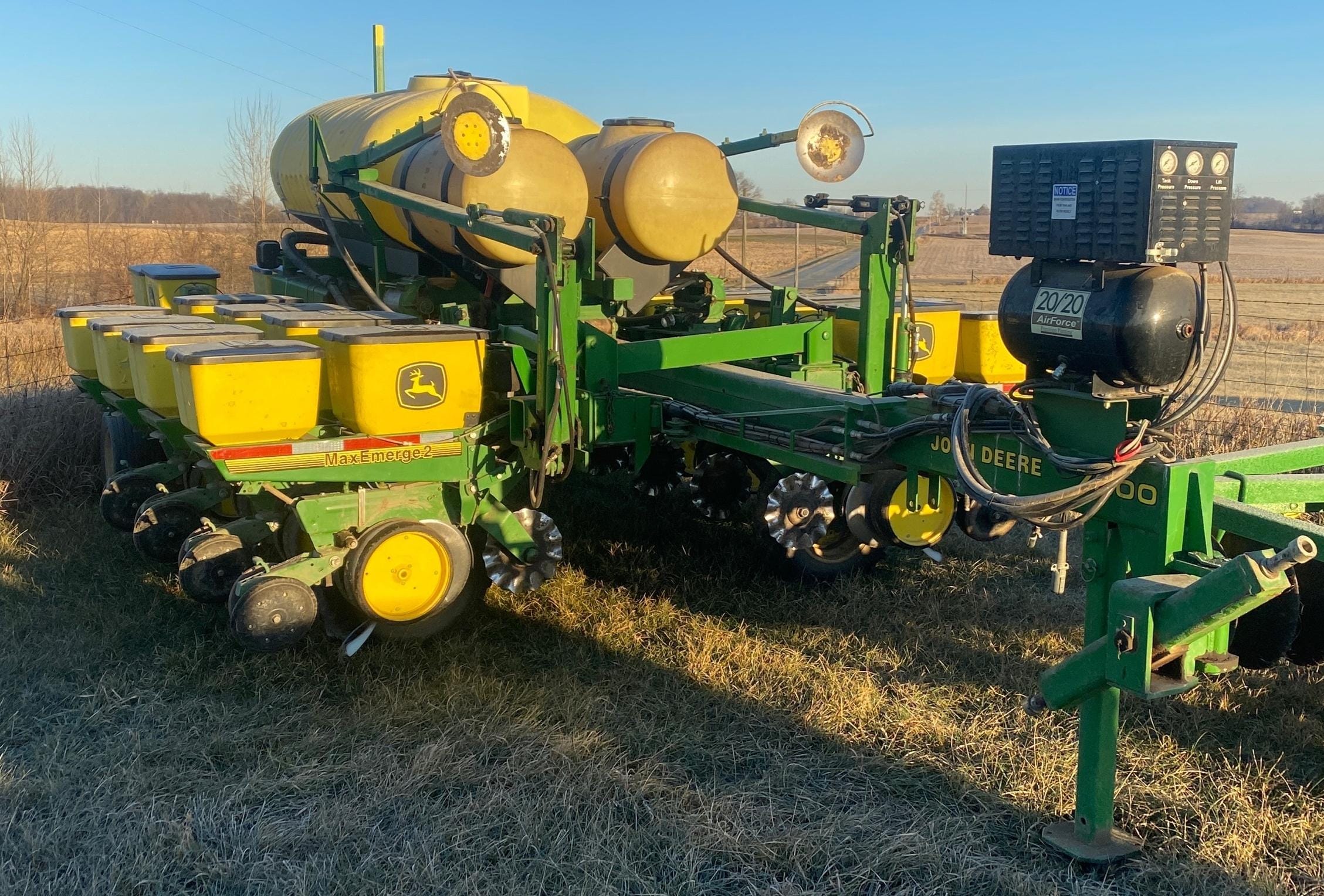 Main image John Deere 7200