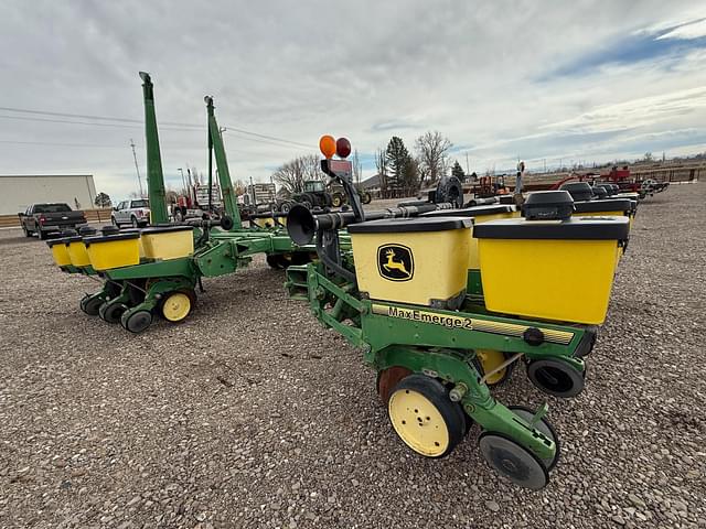 Image of John Deere 7200 equipment image 3