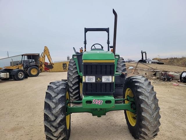 Image of John Deere 7200 equipment image 2