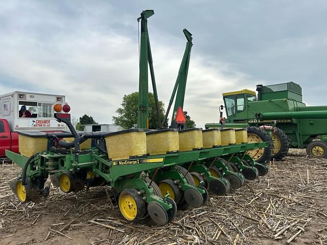 Image of John Deere 7200 equipment image 4