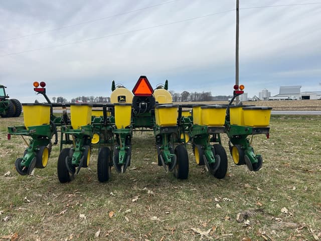 Image of John Deere 7200 equipment image 3