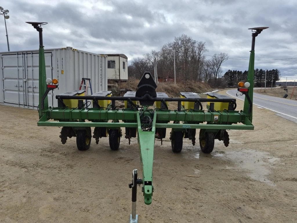 Image of John Deere 7200 Primary image