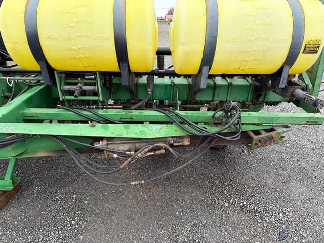 Image of John Deere 7200 equipment image 4